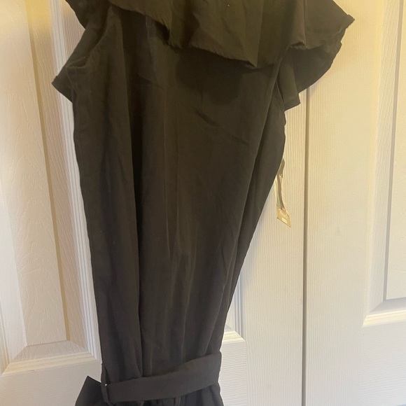 Black jump suit for ladies - Picture 4 of 5